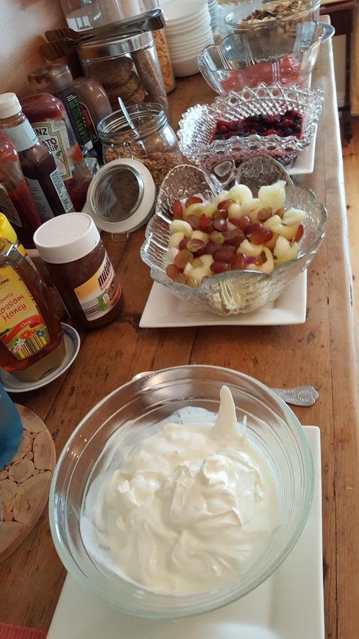 The Yellow House B&B 네번 외부 사진
